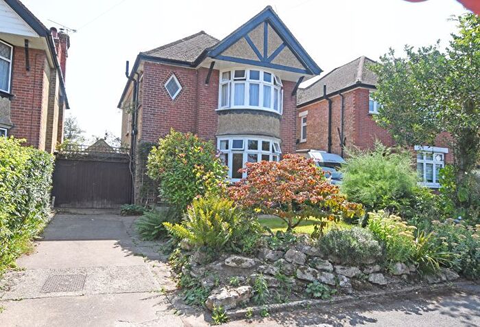 3 Bedroom Detached House For Sale In Cranborne Avenue, Maidstone, ME15