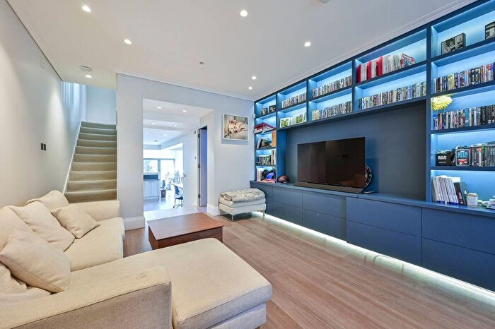 4 Bedroom Semi-Detached House To Rent In Dingwall Road, Earlsfield, London, SW18
