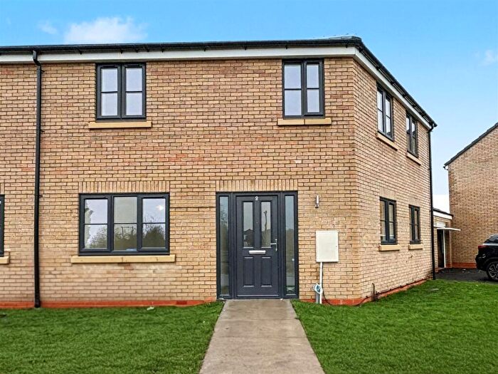 3 Bedroom Semi Detached House To Rent In Lime Walk, Long Sutton, PE12