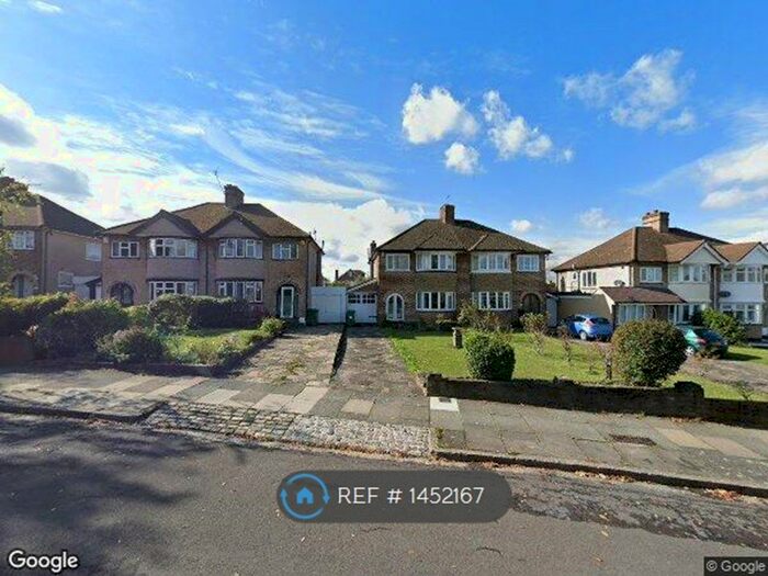 3 Bedroom Semi-Detached House To Rent In Crathie Road, London, SE12