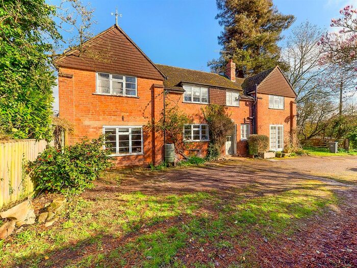 3 Bedroom Detached House For Sale In Worcester Road, Earls Croome, Worcester, WR8
