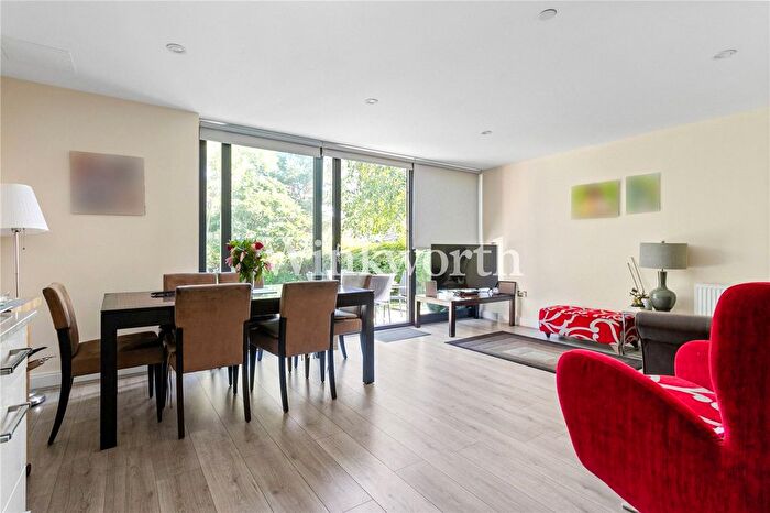 1 Bedroom Flat For Sale In Old Park Road, London, N13