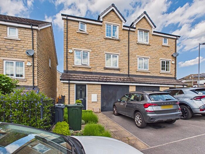4 Bedroom Semi-detached House For Sale In Micklethwaite Lane, Bingley, BD16