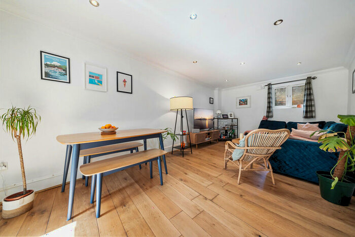 2 Bedroom Flat To Rent In Hornsey Rise, N19