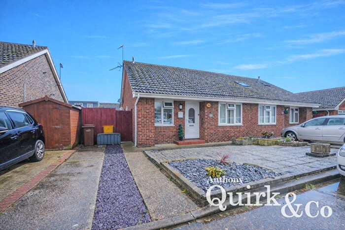 2 Bedroom Bungalow For Sale In Brookside, Canvey Island, SS8