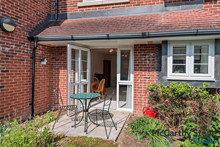 1 Bedroom Flat For Sale In Clarence Court, Clarence Road, Horsham, West Sussex, RH13