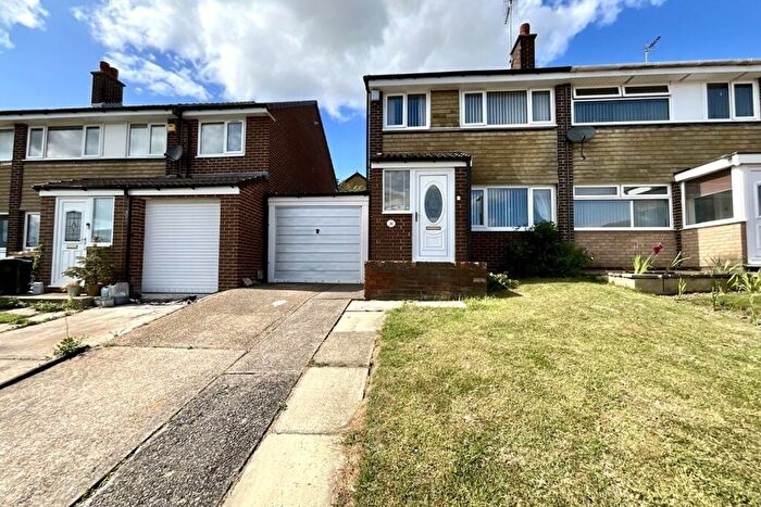 3 Bedroom Semi-Detached House For Sale In Eagle View, Aston, Sheffield, S26