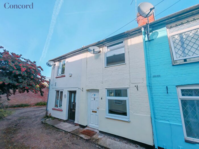 2 Bedroom Terraced House To Rent In Victoria Place, Colchester, CO1