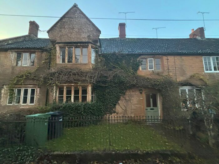 3 Bedroom Property To Rent In Hurst, Martock, TA12