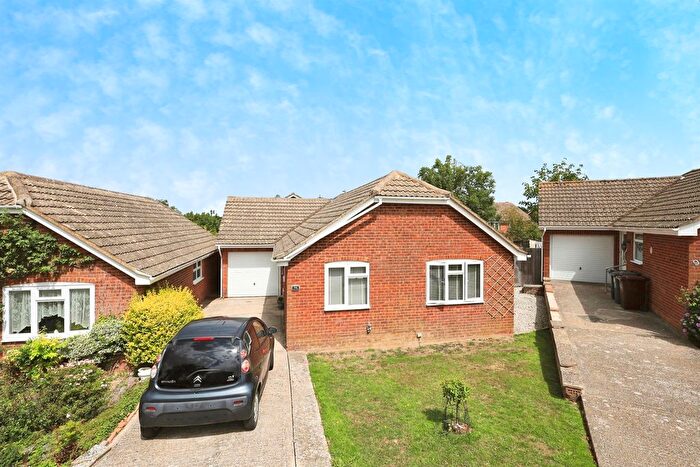 2 Bedroom Detached Bungalow For Sale In Howlett Drive, Hailsham, BN27