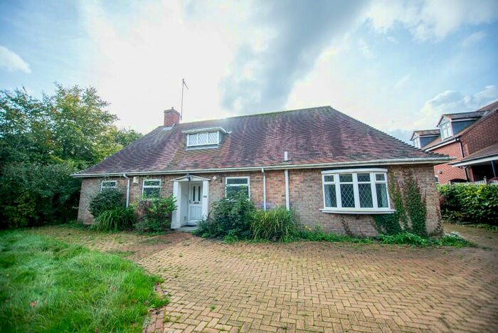 4 Bedroom Bungalow To Rent In West Ella Road, Hull, East Riding Of Yorkshire, HU10