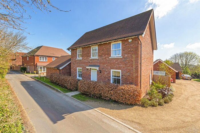 4 Bedroom Detached House For Sale In Willow Wents, Mereworth, Maidstone, ME18