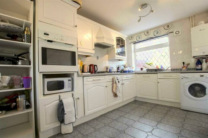 4 Bedroom Apartment To Rent In Barnsbury Estate, Barnsbury Estate, London, N1