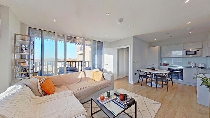 Property To Rent In Greyhound Parade, London, SW17