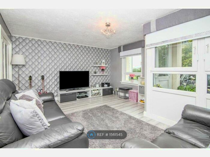 3 Bedroom Flat To Rent In Wyndford, Glasgow, G20