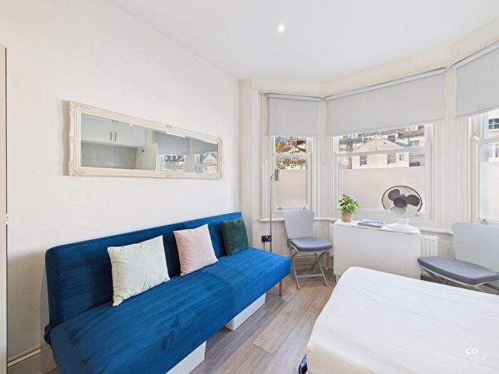 Flat To Rent In Seafield Road, Hove, BN3