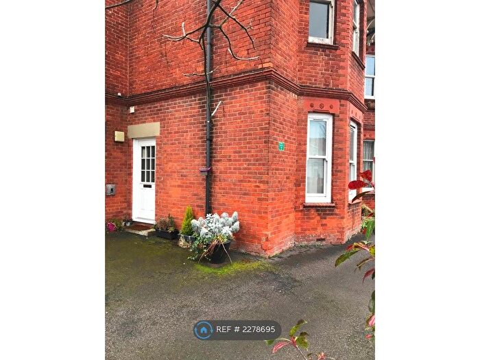 Studio To Rent In Silverthorne, Camberley, GU15