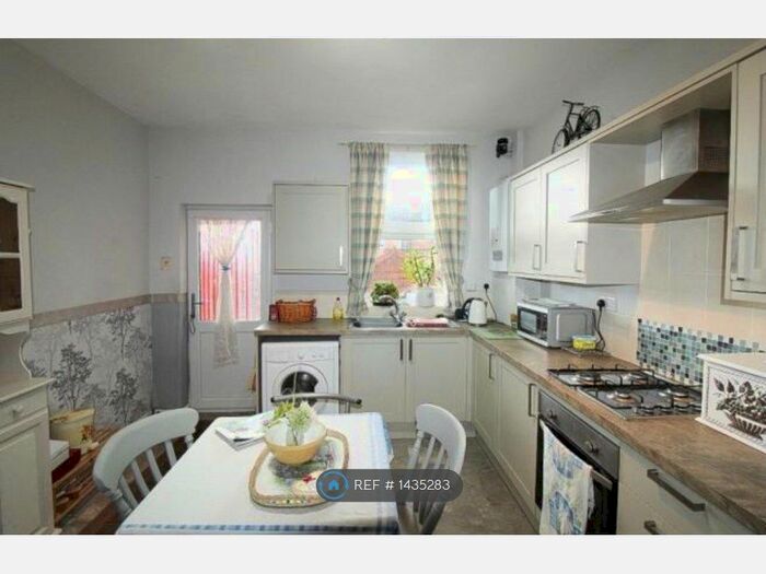 2 Bedroom Terraced House To Rent In New Street, Rotherham, S62