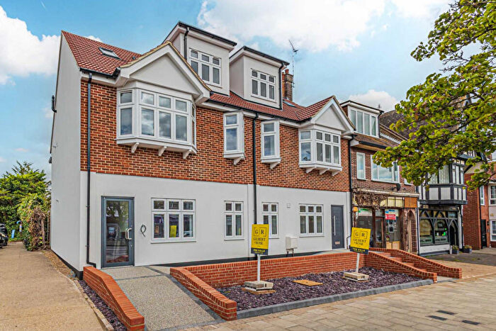 2 Bedroom Apartment For Sale In London Road, Leigh-on-Sea, SS9