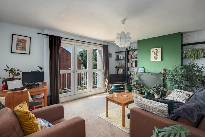 2 Bedroom Flat To Rent In Parkside Estate, Rutland Road, E9