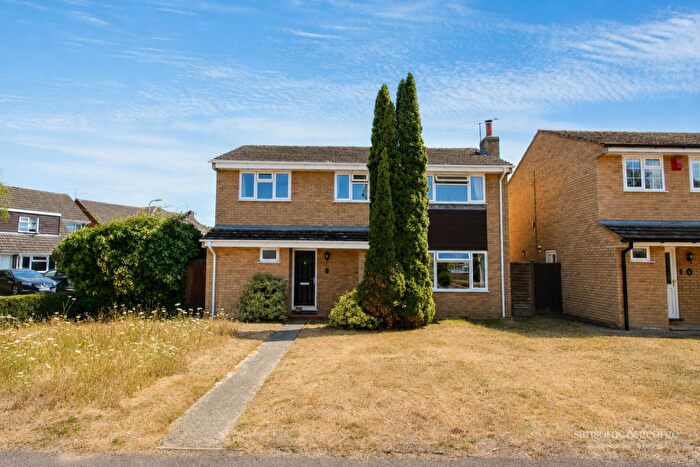 4 Bedroom Detached House For Sale In Cowslip Close, Tilehurst, Reading, RG31