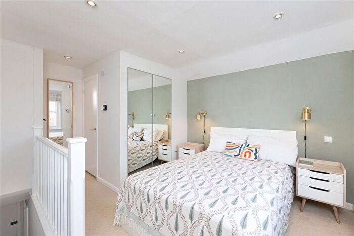 1 Bedroom Flat For Sale In Galveston Road, London, SW15