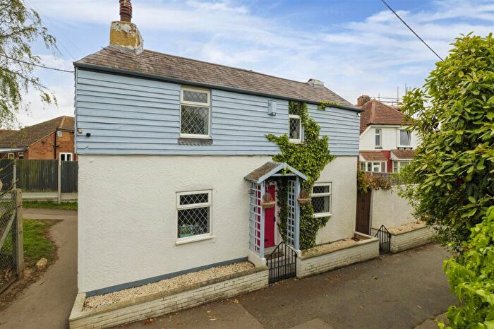 3 Bedroom Detached House To Rent In St. Mildreds Road, Minster, CT12