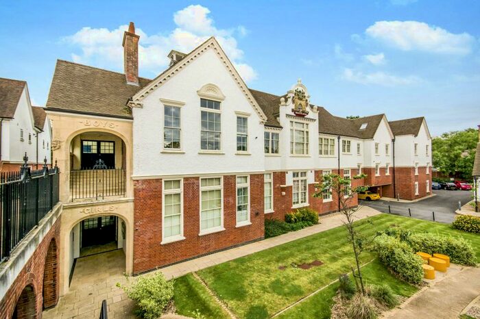 1 Bedroom Apartment To Rent In Old School Close, Redhill, RH1