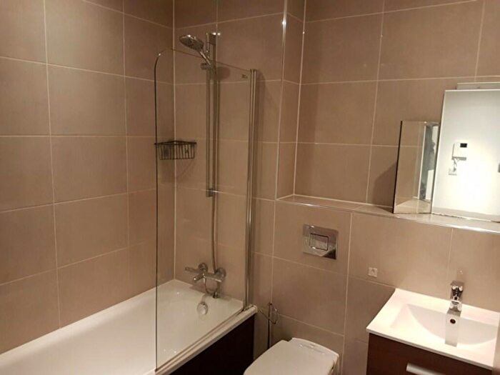 2 Bedroom Apartment To Rent In Metropolitan House, Hagley Road, Birmingham, B16