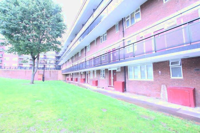 3 Bedroom Apartment To Rent In New Place, London, SE16