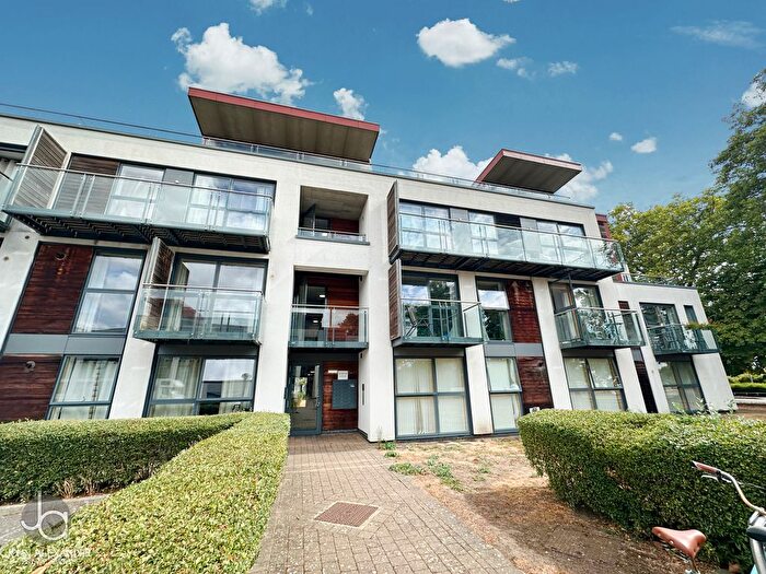 2 Bedroom Flat For Sale In Cavalry Road, Colchester, CO2