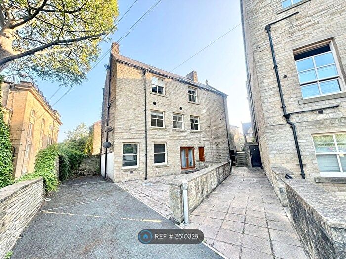 2 Bedroom Flat To Rent In The Coach House, Huddersfield, HD1