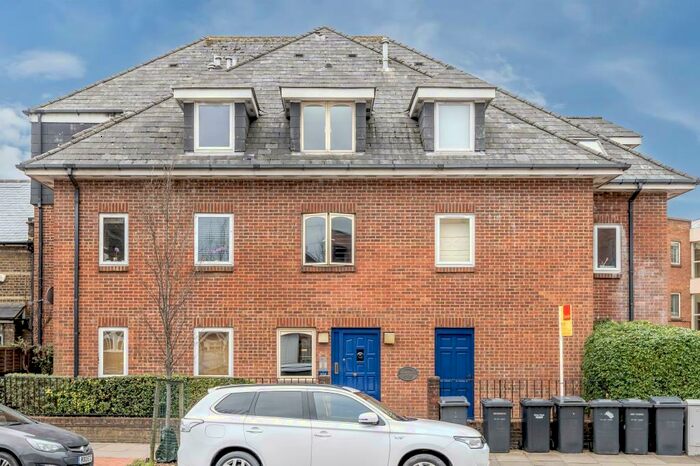 1 Bedroom Apartment To Rent In Friern Barnet Lane, London, N20