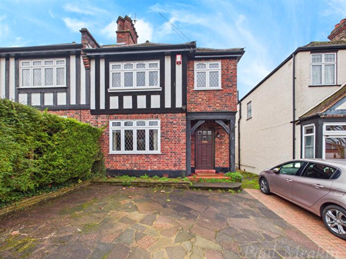 3 Bedroom House For Sale In Victoria Avenue, South Croydon, CR2