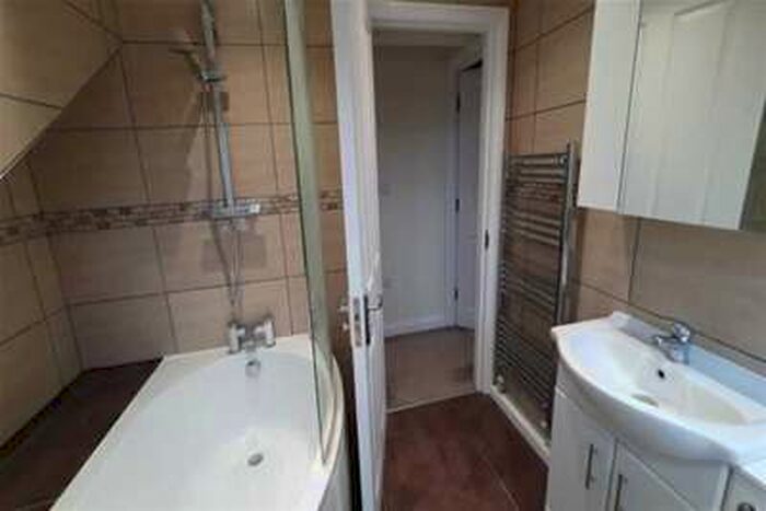 1 Bedroom Flat To Rent In Warwick Place, Maidstone, ME16