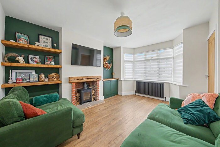 2 Bedroom Semi-Detached House For Sale In Brookbank Avenue, Brockwell, Chesterfield, S40
