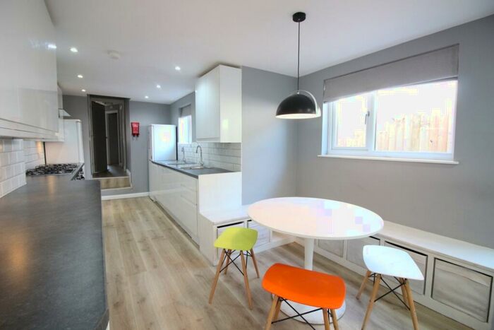 8 Bedroom Terraced House To Rent In Rhymney Terrace, Cathays, CF24