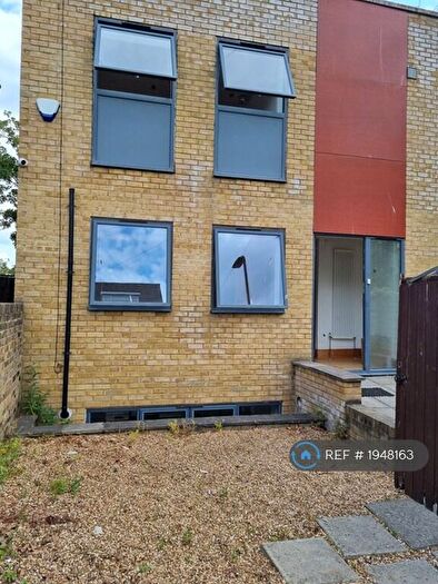 5 Bedroom Detached House To Rent In Brookfield Road, London, E9