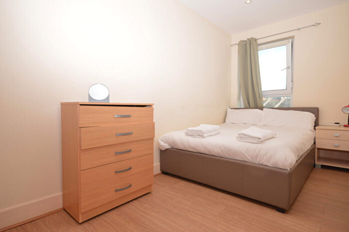 3 Bedroom Flat To Rent In Venus House, Westferry Road, E14