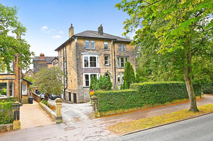 2 Bedroom Flat For Sale In Otley Road, Huntcliffe House, HG2