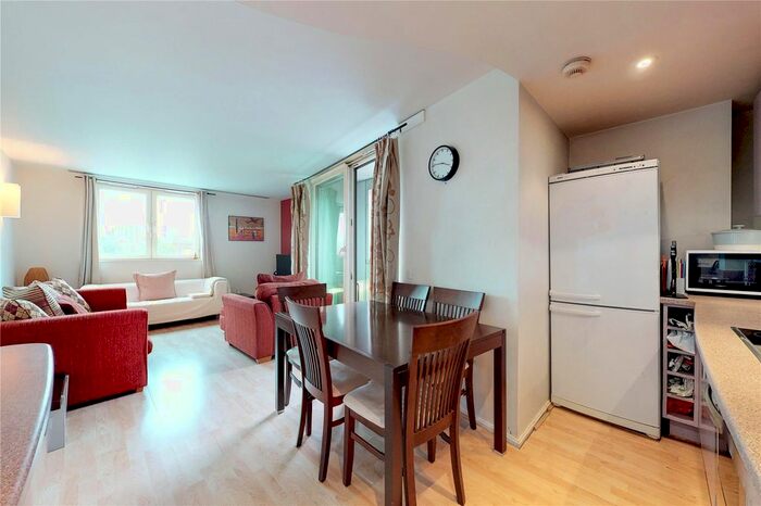 2 Bedroom Flat To Rent In Perspective Building, Westminster Bridge Road, Waterloo, London, SE1