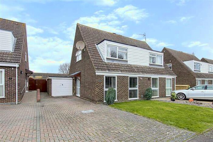 3 Bedroom Semi-Detached House For Sale In 8 Farmstead Close, Histon, Cambridge, Cambridgeshire, CB24