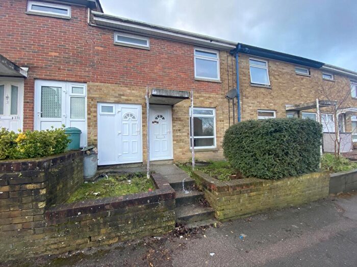 2 Bedroom House To Rent In Hollyfield, Harlow, CM19
