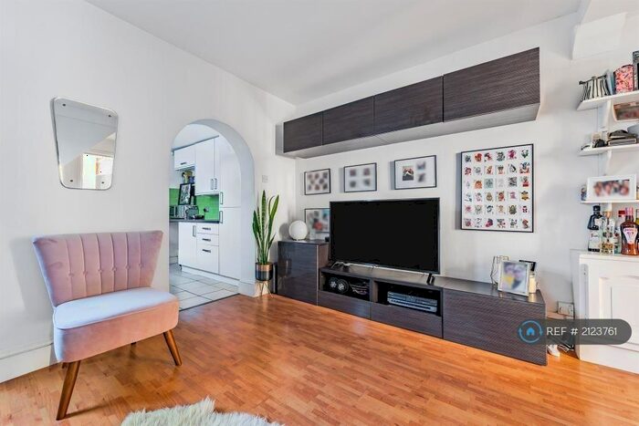 1 Bedroom Maisonette To Rent In Rasper Road, London, N20