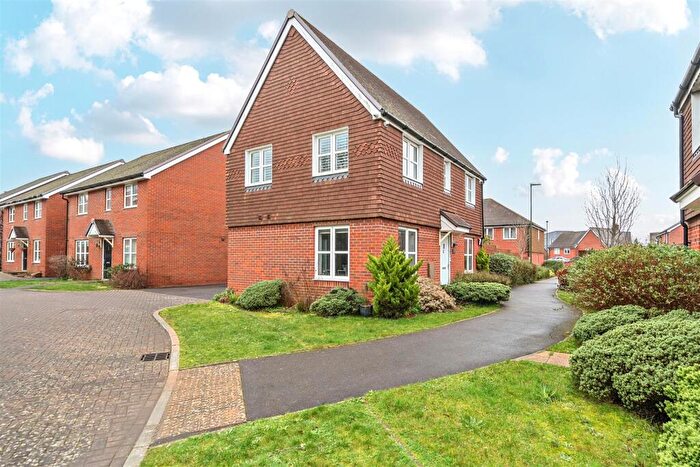 3 Bedroom Detached House For Sale In Malthouse Way, Worthing, BN13