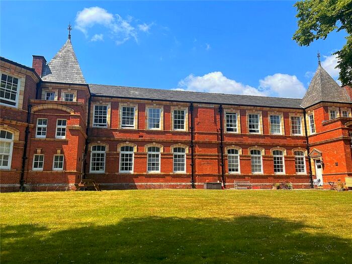 3 Bedroom Terraced House To Rent In Clyst Heath, Exeter, Devon, EX2