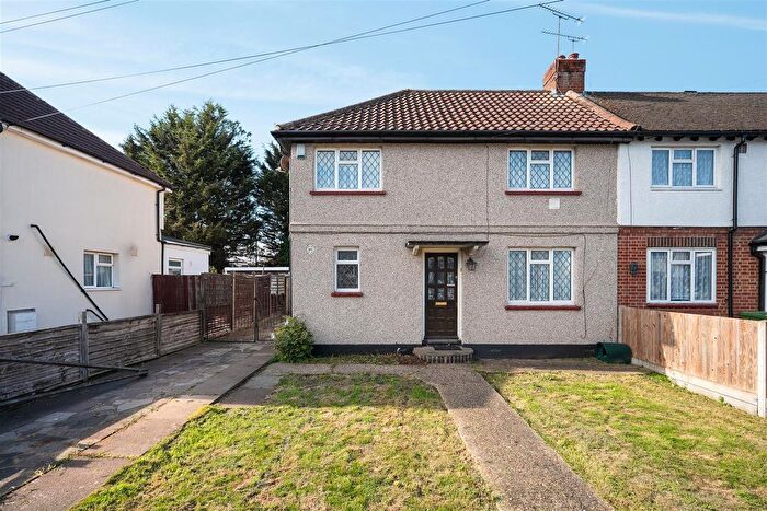 3 Bedroom End Of Terrace House For Sale In West Road, West Drayton, UB7