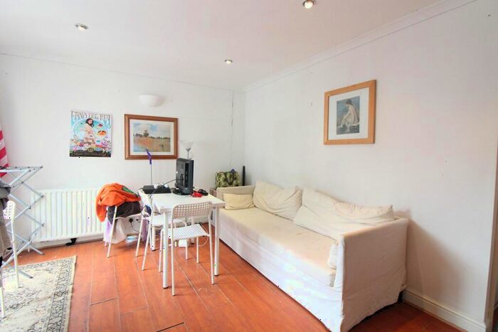 3 Bedroom Flat To Rent In Chalton Street, NW1