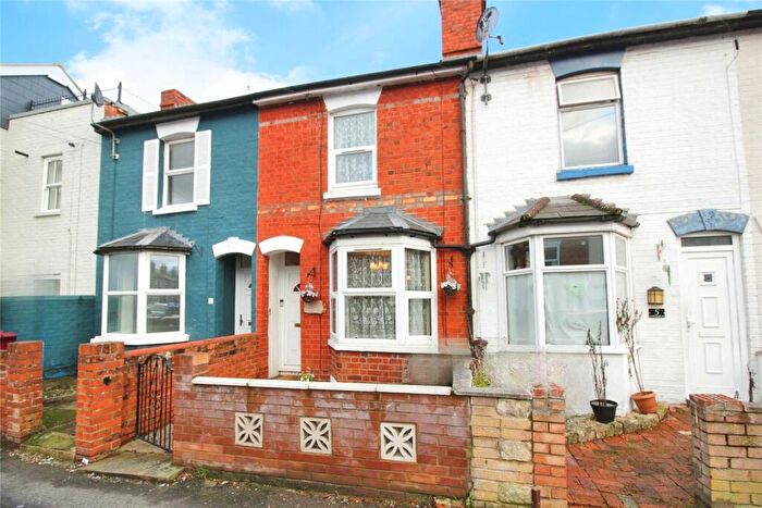3 Bedroom Terraced House For Sale In Connaught Road, Reading, RG30