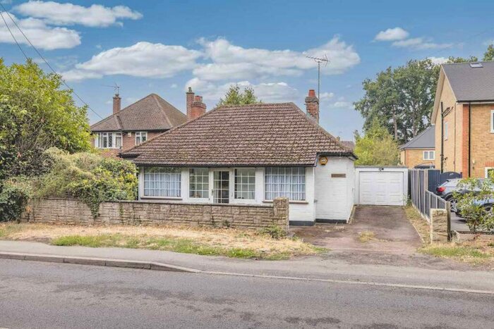 5 Bedroom Bungalow To Rent In Bangors Road North, Iver Heath, SL0